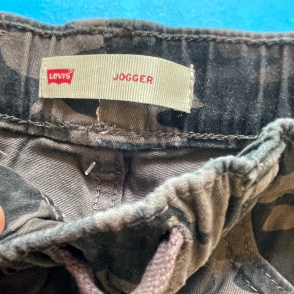 Levi’s joggers - Picture 3 of 5
